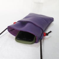 レザーサコッシュ　パープル　着物地使用　スマホショルダー