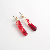 赤のピアス