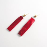 赤いピアス