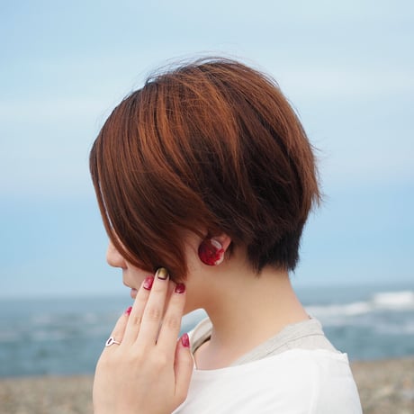 赤いイヤリング