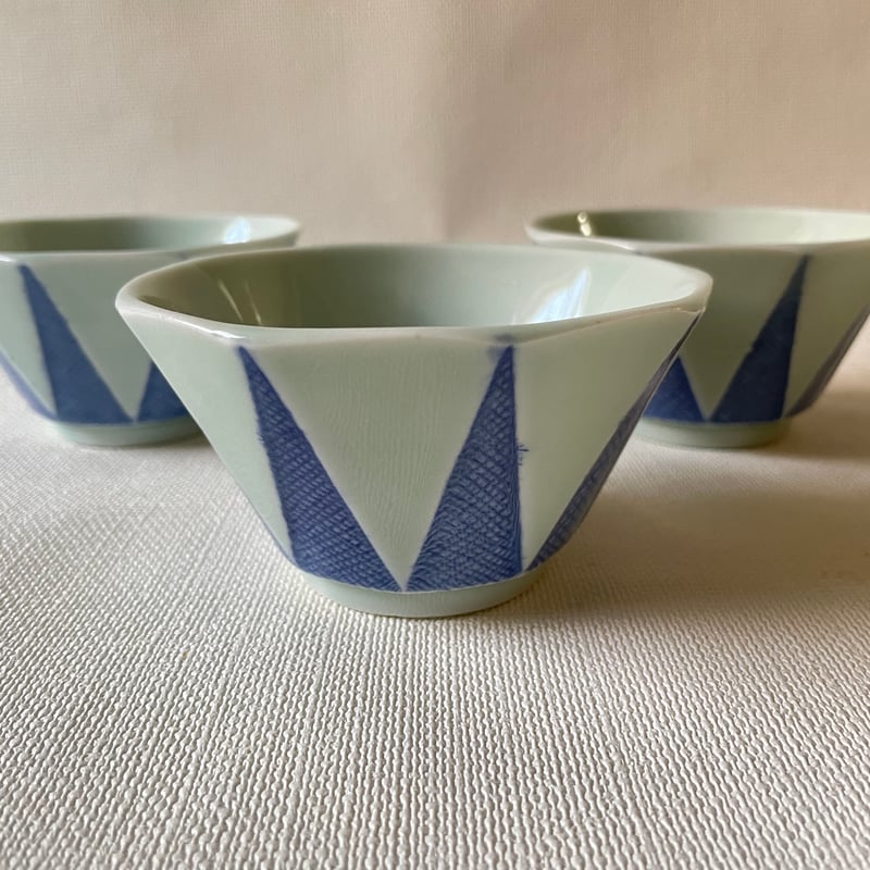 瀬戸焼 青磁九角向付 三角文様 昭和 | れいゆぅる rayures