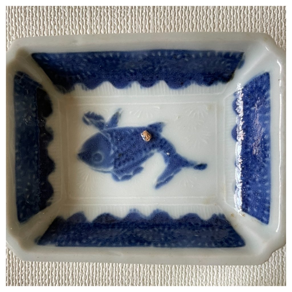 瀬戸焼 長角豆皿 陽刻鯛文様 明治時代 | れいゆぅる rayures