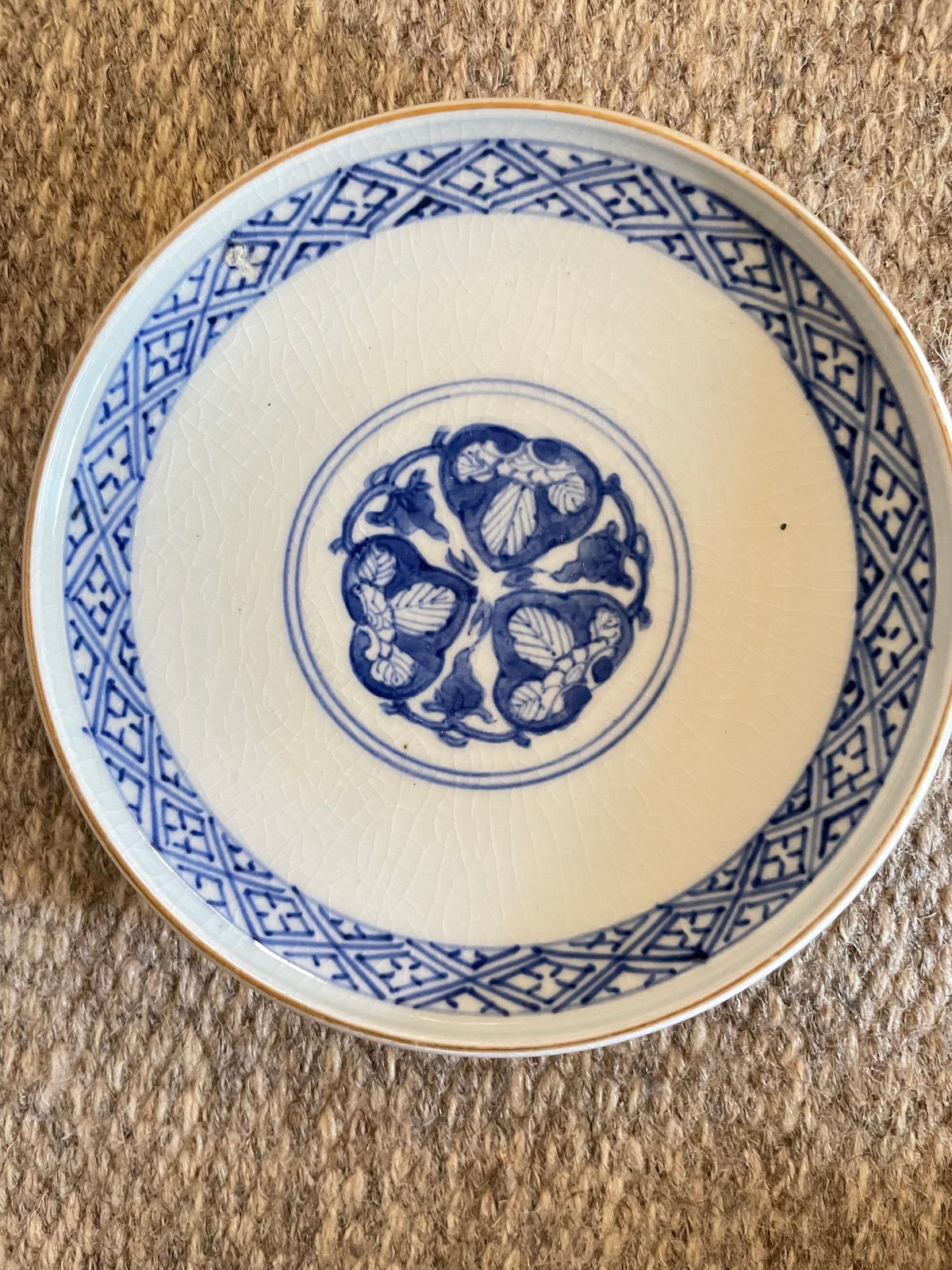 錦手大聖寺伊万里 蓋付茶碗 竜菱文様 明治時代 | れいゆぅる rayures 錦手大聖寺伊万里 蓋付茶碗 竜菱文様 明治時代 | れいゆぅる rayures