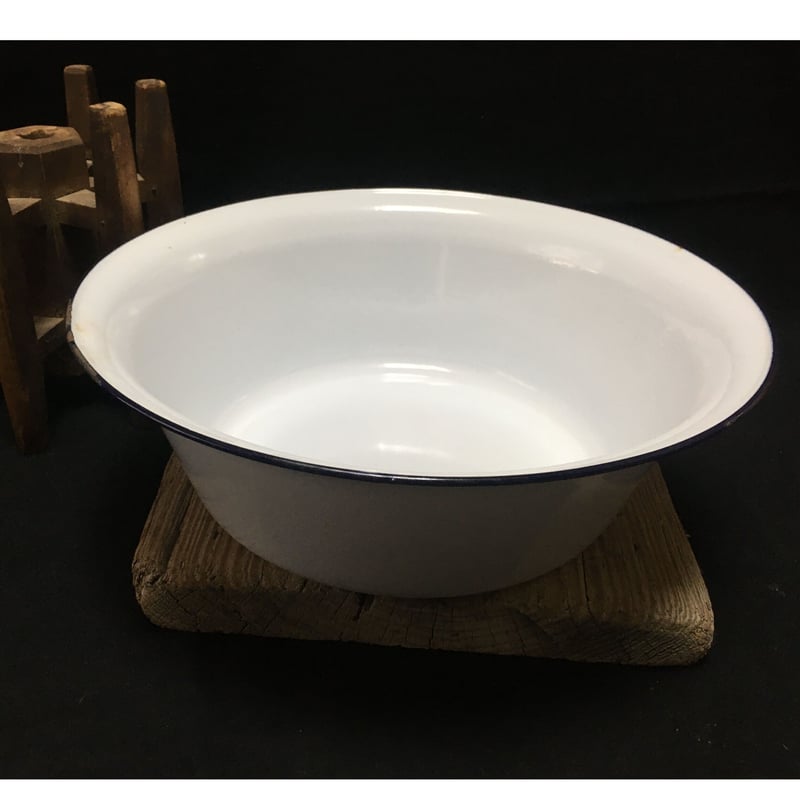 昭和レトロ　琺瑯　洗面器　32㎝  たらい　ウォッシュボウル　ホーローボウル 昭和レトロ 琺瑯 洗面器 32㎝ たらい ウォッシュボウル ホーローボウル