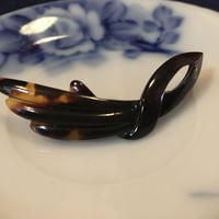 ヴィンテージブローチ　鼈甲リボン型　小　デッドストック（未使用）