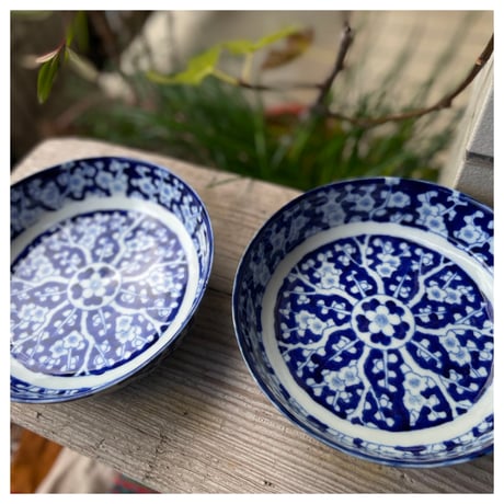白磁 染付 菊型 皿 4枚 花文様 古伊万里 白磁 染付 菊型 皿 4枚 花文様 古伊万里 古伊万里風草花