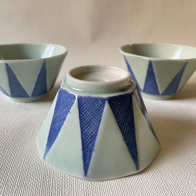 瀬戸焼 青磁九角向付 三角文様 昭和 | れいゆぅる rayures