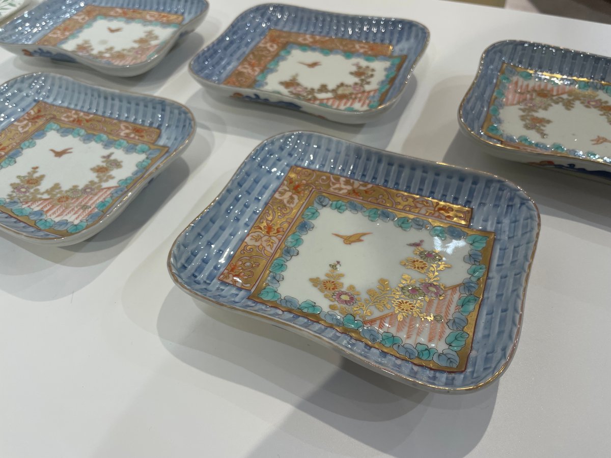 金継ぎ作品) 古伊万里 色絵 扇形盛り皿 金継ぎ作品) 古伊万里 色絵