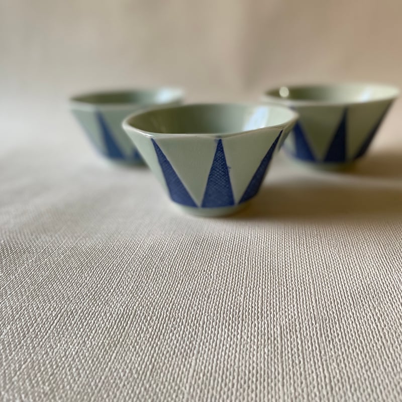 瀬戸焼 青磁九角向付 三角文様 昭和 | れいゆぅる rayures