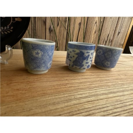 印判覗き猪口　菱梅文様　明治時代
