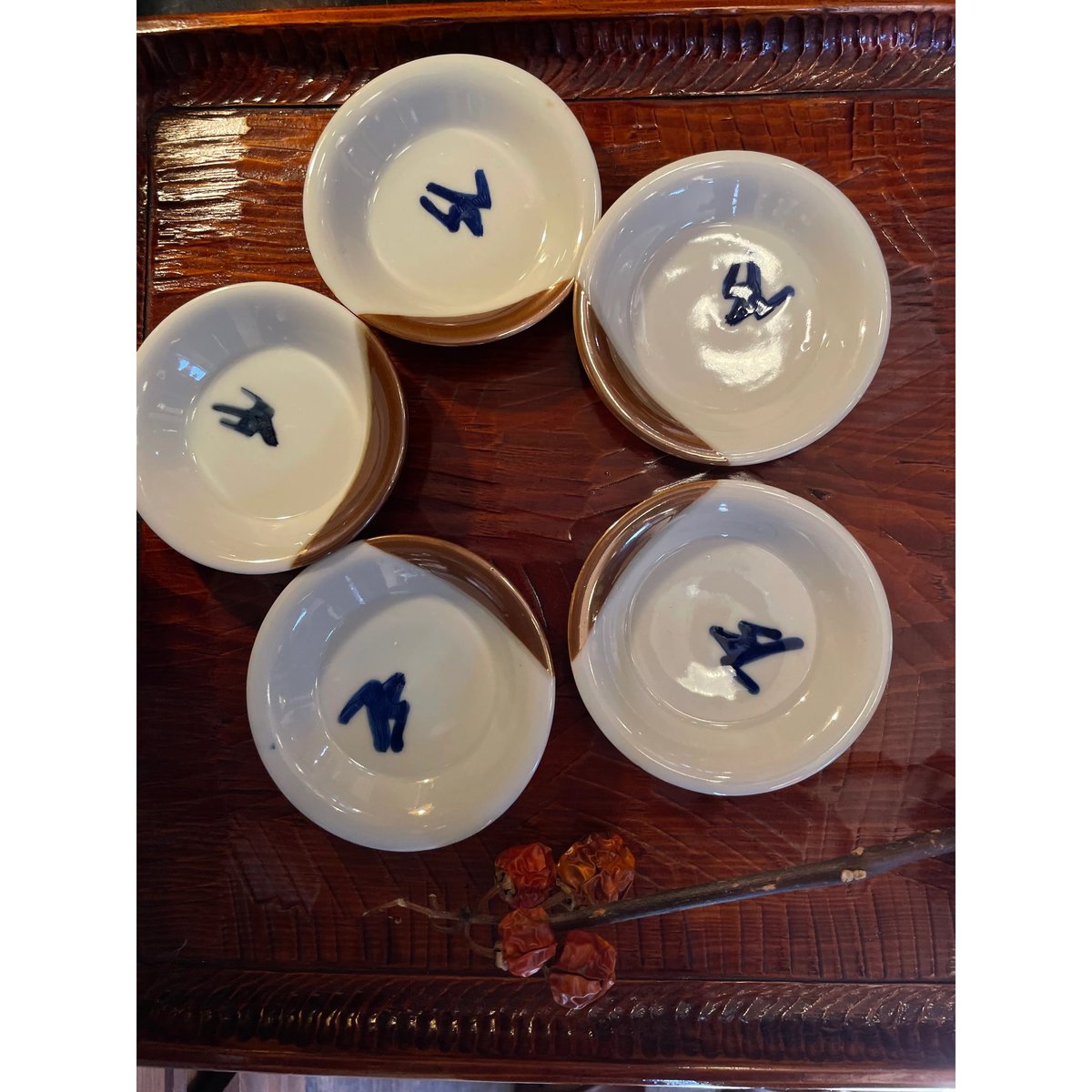 小皿 豆皿 染付 猪口 3枚 草文様 変形唐草文様 明治 大正 昭和初期 大正〜昭和 近代作品 江戸時代古伊万里写し 染付 総蛸唐草 長皿