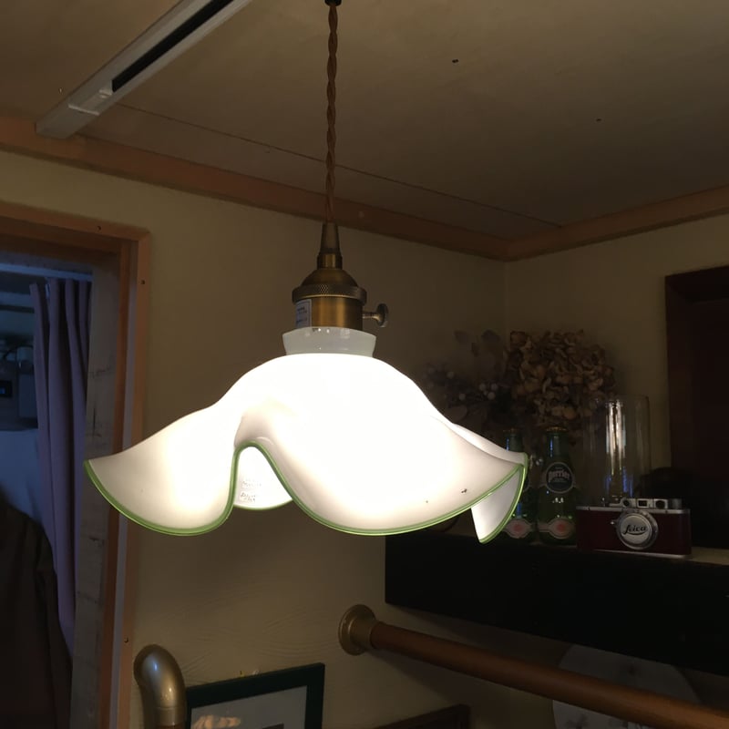 和硝子電笠(ペンダント照明) 波模様乳白グリーン縁 昭和初期 和硝子電笠(ペンダント照明) 波模様乳白グリーン縁 昭和初期