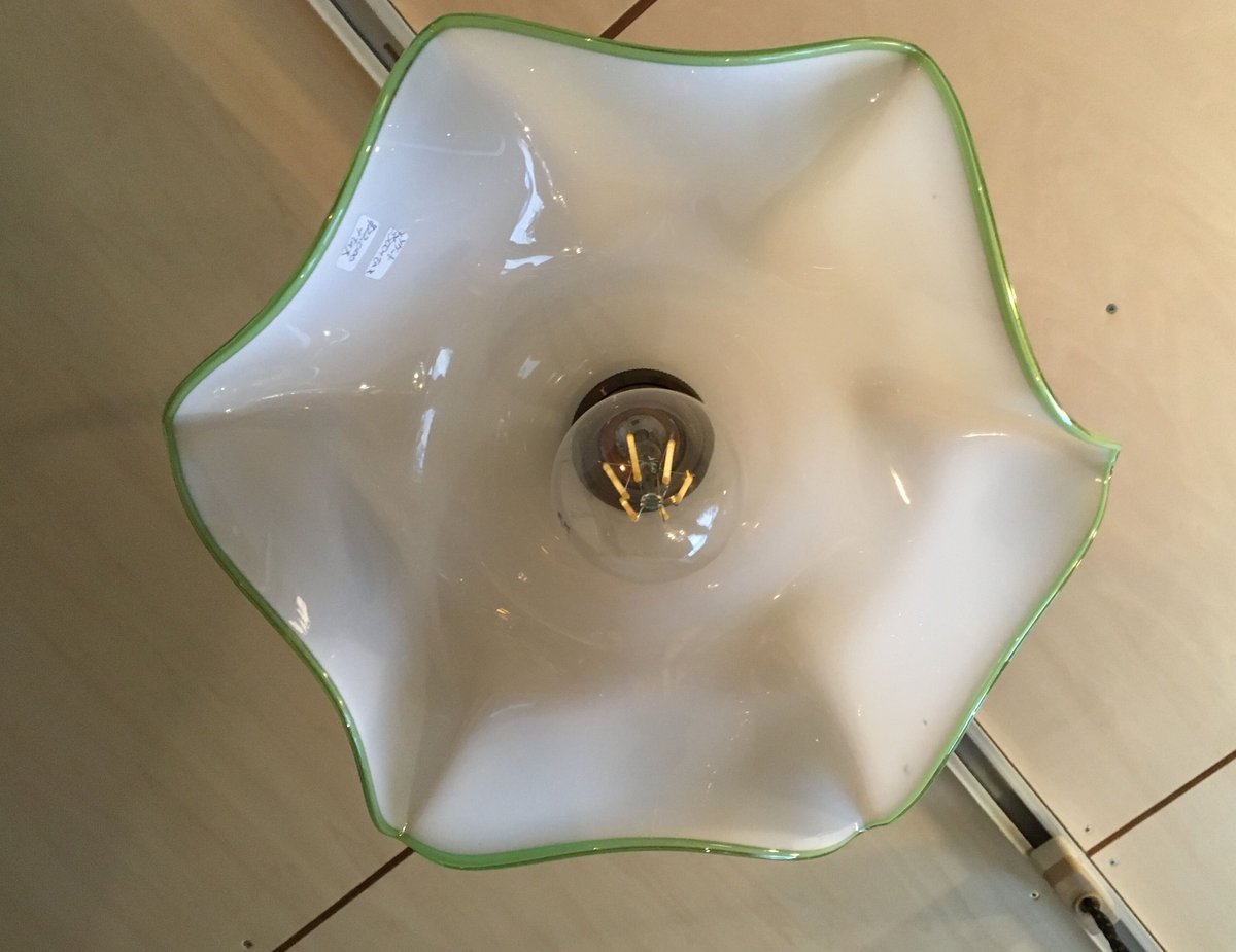 緑の電笠：当時もの 和硝子電笠（ペンダント照明） 波模様乳白グリーン縁 昭和初期