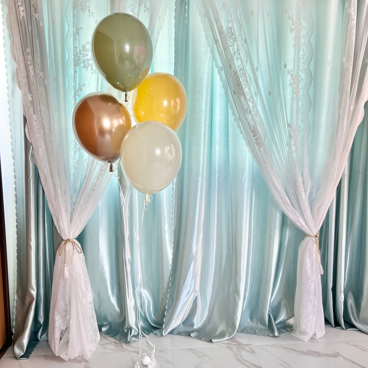 4BR4 バルーン束 色が選べる♪ヘリウム入り浮かせてお届け