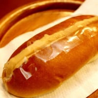 ピーナッツクリームのコッペぱん