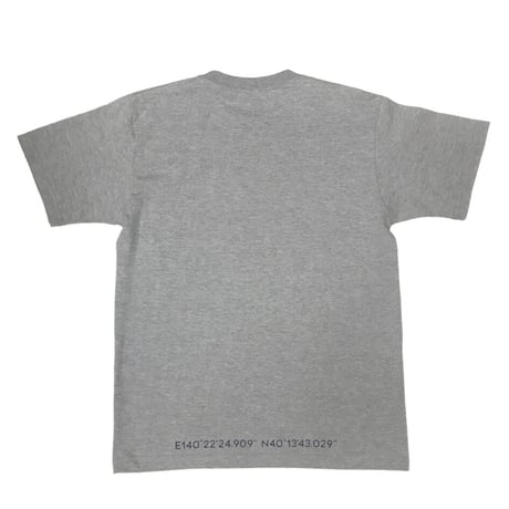 DECK LOGO T-SHIRT "ARABIC" GREY×NAVY