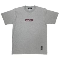 DECK LOGO T-SHIRT "ARABIC" GREY×BURGUNDY