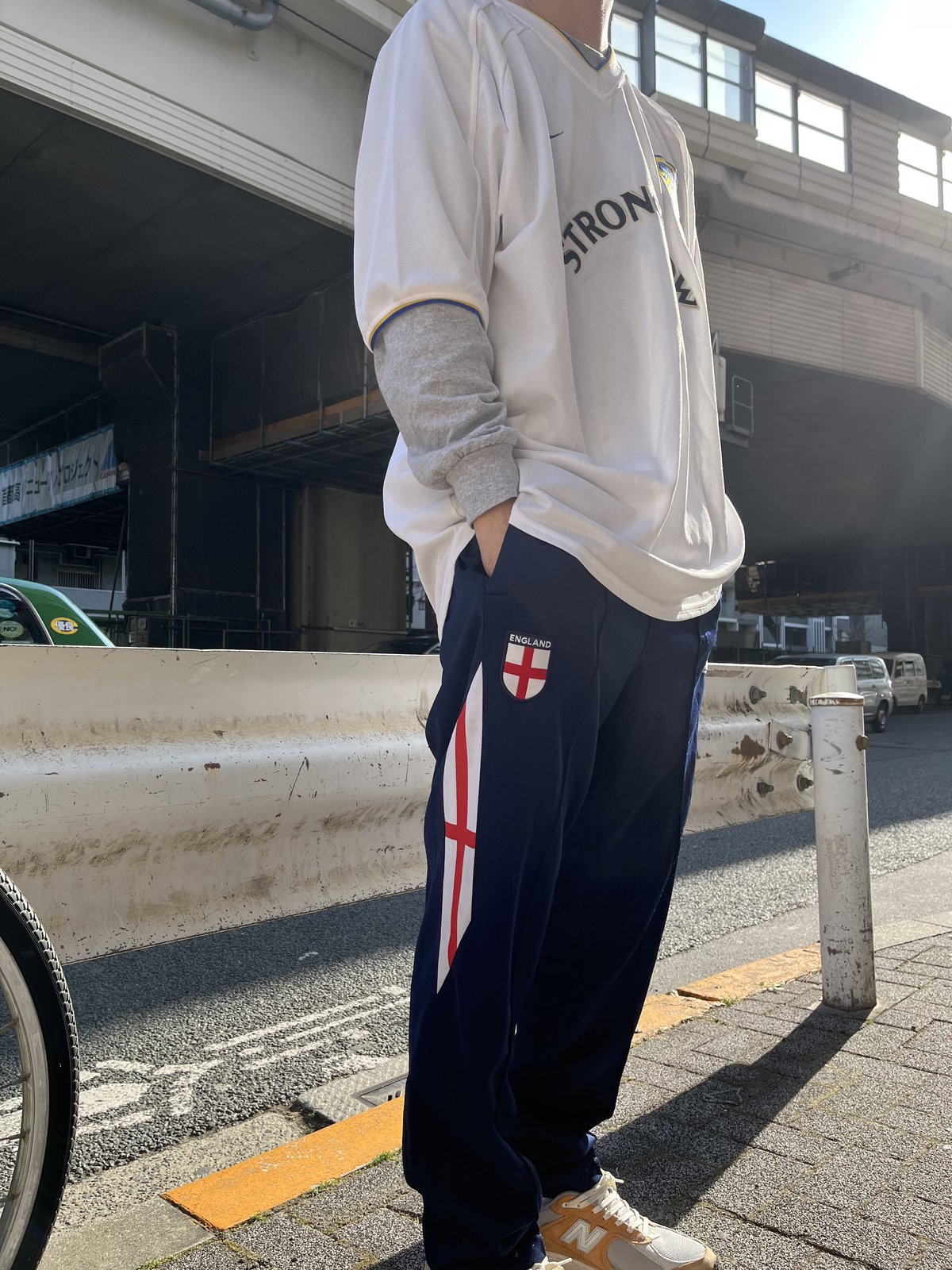 UMBRO “England Track Pants” 00s (Size M-L)