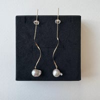 【K18】百花 #605 金魚真珠ロングチェーンピアス『波』