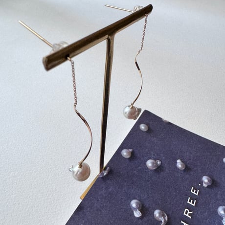 【K18】百花 #605 金魚真珠ロングチェーンピアス『波』