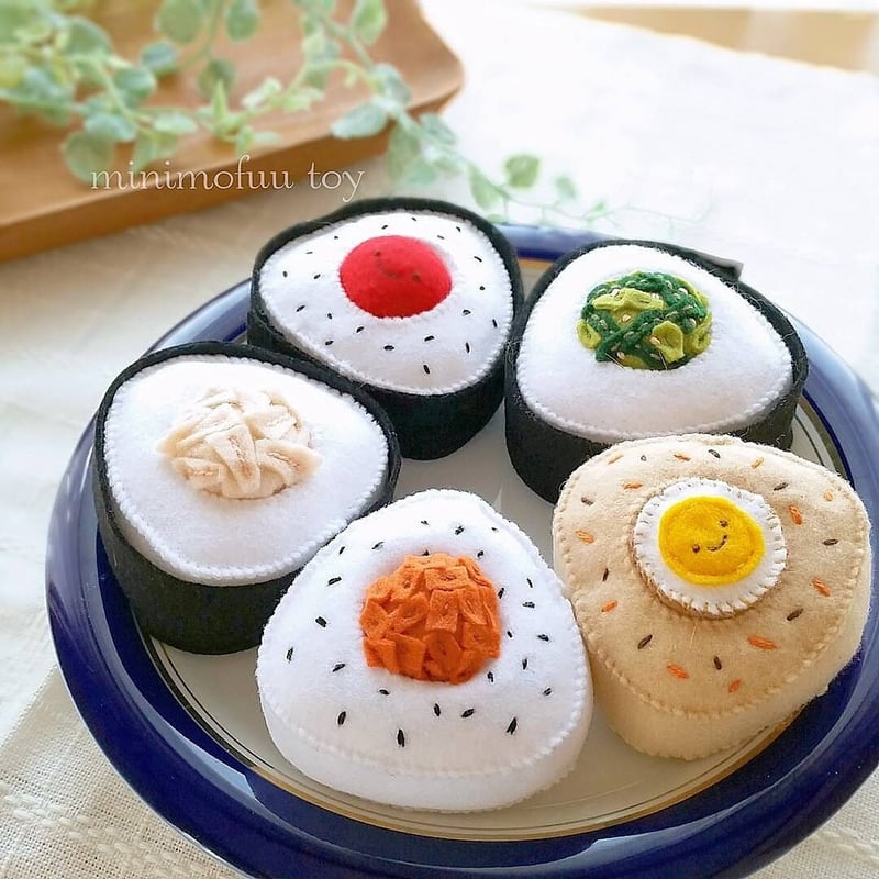 PDF型紙レシピ】具が外せる＊フェルトのおにぎり | minimofuu toy's shop