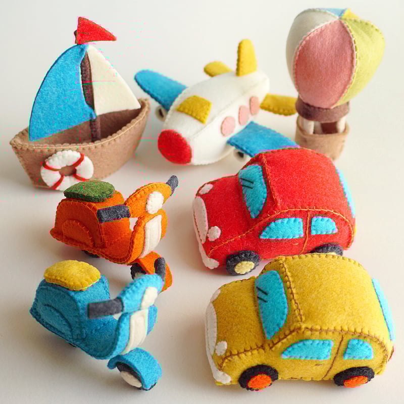 PDF型紙レシピ】フェルトのレトロな乗り物セット | minimofuu toy's shop