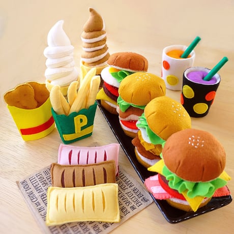 willページ　フェルトマスコット 😺ジェラトーニ🎈ステラルー🐰 ・ ・ ・ #ハンドメイド#フェルト