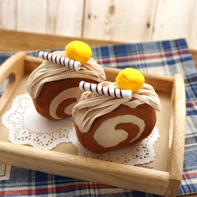 ✿ErikoT様用✿羊毛フェルト✿小さなぶたさん✿抹茶のロールケーキ