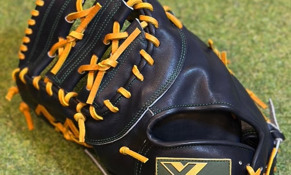 山本グラブスタジオ