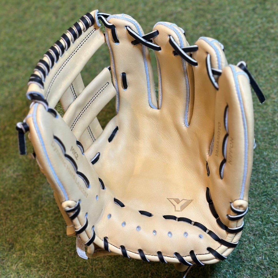 YAMAMOTO Pro Essential 硬式内野用 MK2 クリーム×紐ブラック