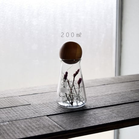フラスコ(100㎖)と木球