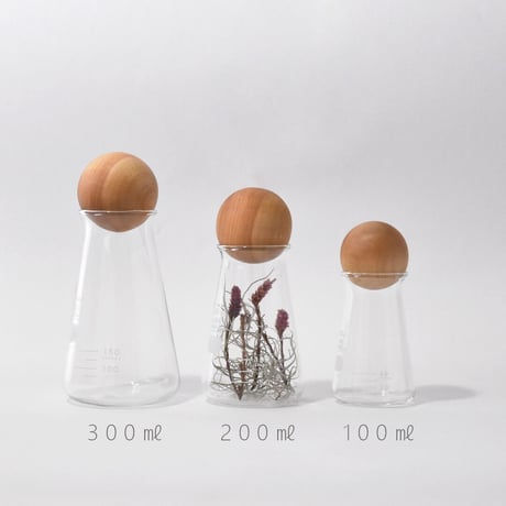 フラスコ(100㎖)と木球