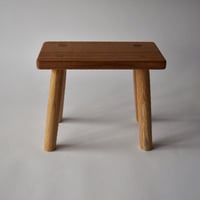 まっすぐ脚の小さなスツール