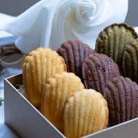 【超人気直送】手土産の王道セット！　9個セット　税込み３８３９円 （プラス送料）