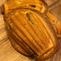 【単品商品】　数量限定　丸ごとバナナマドレーヌ