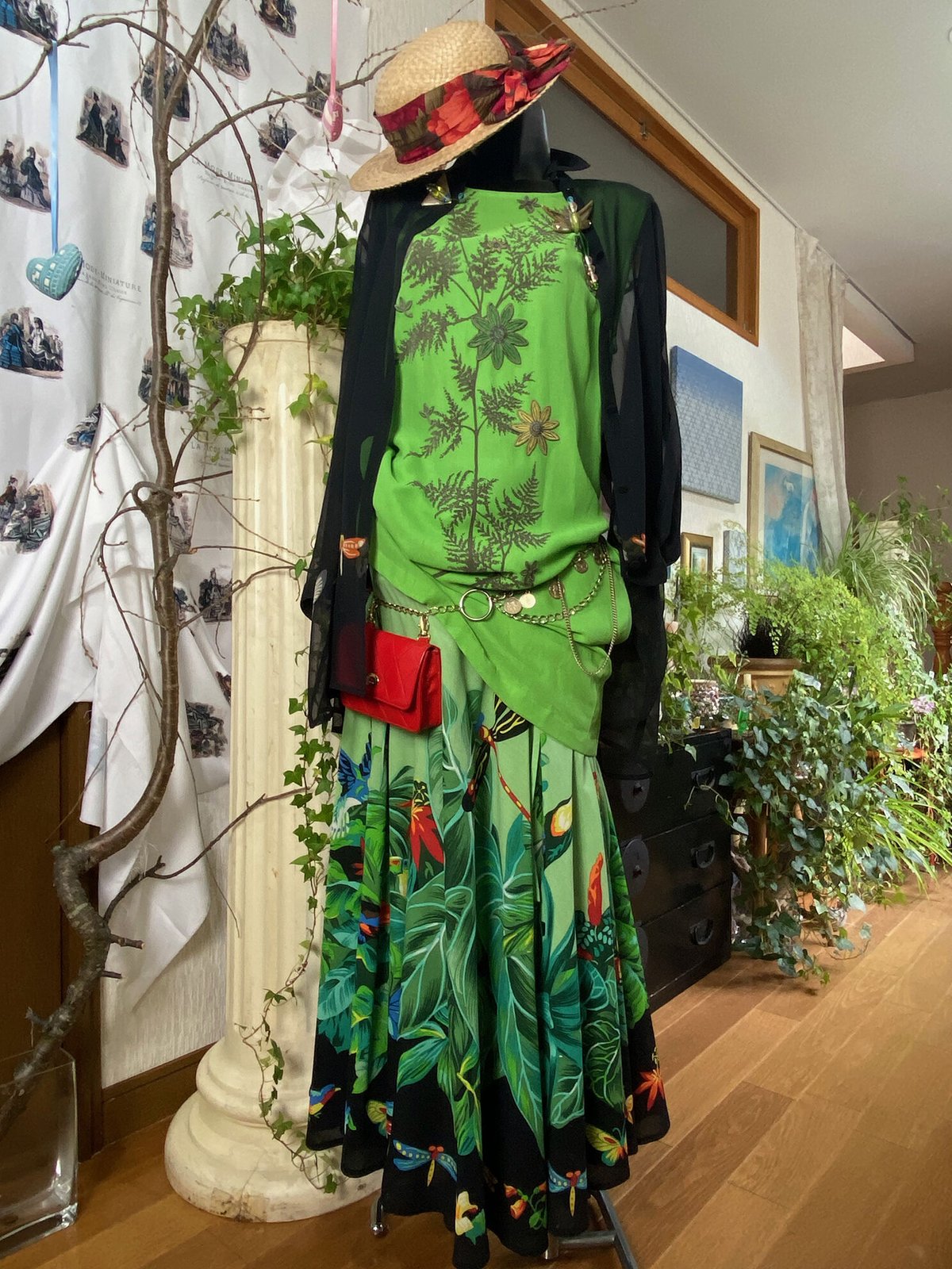 鳥や花、虫たちと葉っぱのロングスカート 〜TOKUKO 1er VOL