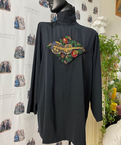 ビーズ刺繍のブラウス〜「TOKUKO 1er VOL」
