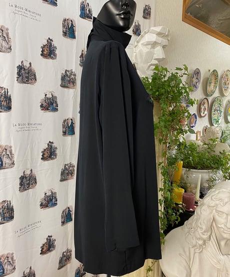 ビーズ刺繍のブラウス〜「TOKUKO 1er VOL」