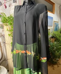 鳥や花、虫たちと葉っぱの黒ブラウス 〜TOKUKO 1er VOL