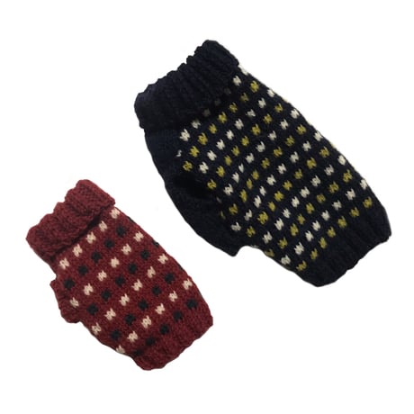 手編みドット柄ニット