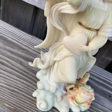 【珍しい造形の】天使と蠍のフィギュリン
