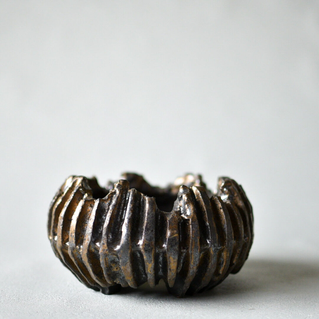 作家鉢】姫野翔太 検)カタチ製作所 egg 金彩 陶器鉢 植木鉢 作家鉢】姫野翔太 検)カタチ製作所 egg 金彩 陶器鉢 植木鉢