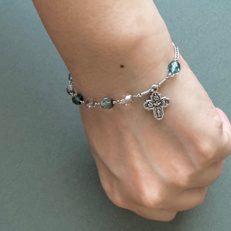 ＊クロスまたは不思議のメダイ＊チェコガラスのロザリオブレスレット