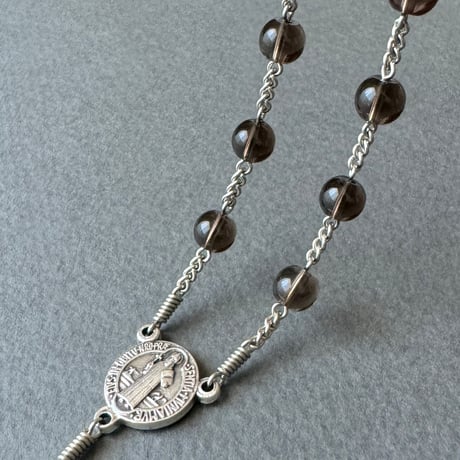 ＊聖ベネディクトと不思議のメダイのクロス＊スモーキークォーツの1連ロザリオ