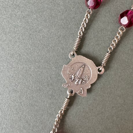 ＊薔薇とファティマの聖母＊聖霊のクロス＊チェコガラスの5連ロザリオ（フューシャ）