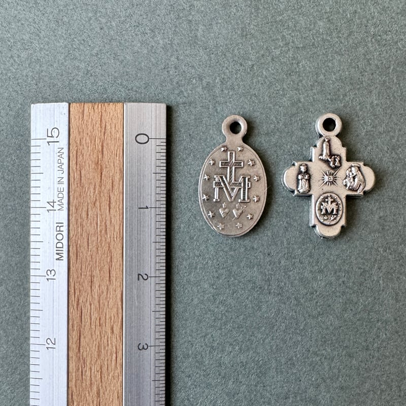 クロスまたは不思議のメダイ＊チェコガラスのロザリオブレスレット