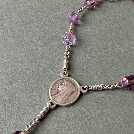 ＊横顔のマリア様とトリニティのクロス＊チェコガラスの1連ロザリオ（アメジスト×アレキサンドライト）