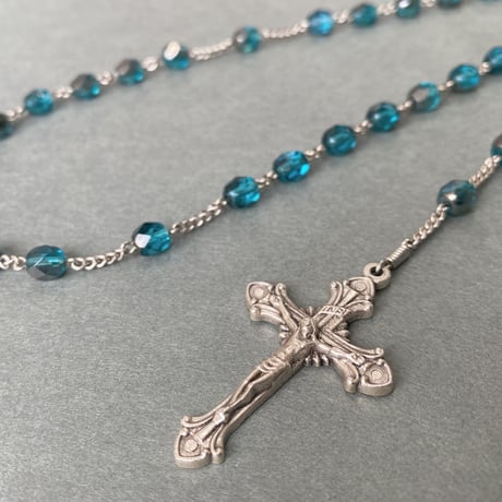 ＊不思議のメダイ＊チェコガラスのロザリオ＊アクアマリン・ヴァレンチニット