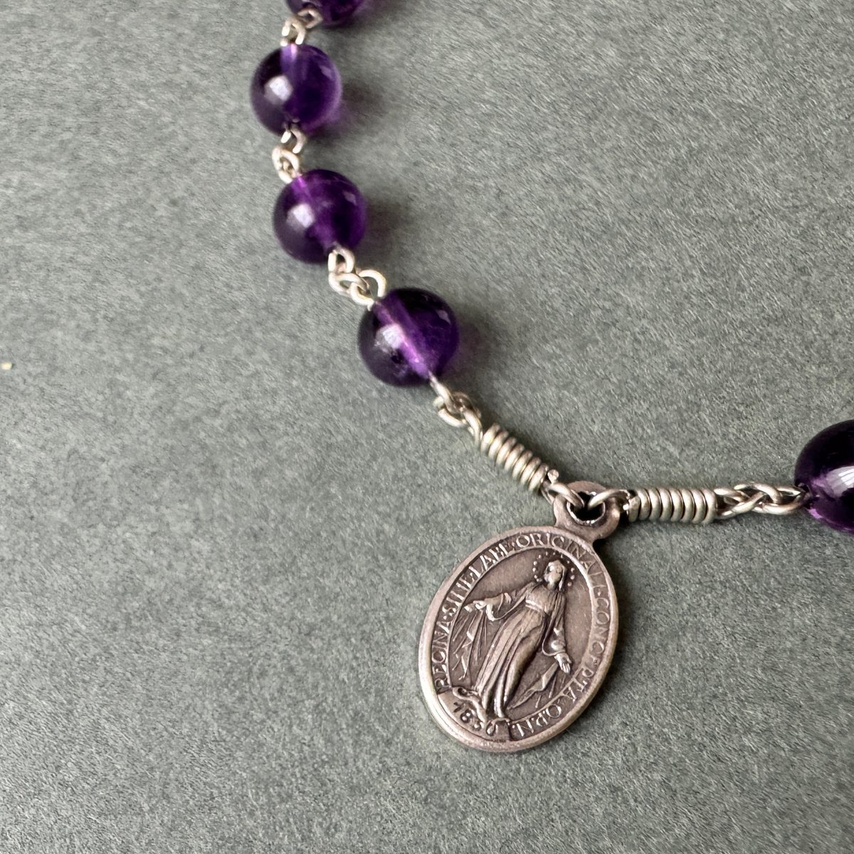 不思議のメダイ＊アメジストのロザリオブレスレット | 長崎編み