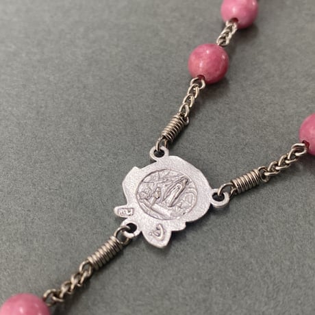 ＊薔薇とルルドのメダイ＊ロードナイト（薔薇輝石）の1連ロザリオ